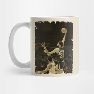 Kareem Abdul Jabbar - Vintage Design Of Basketball Mug